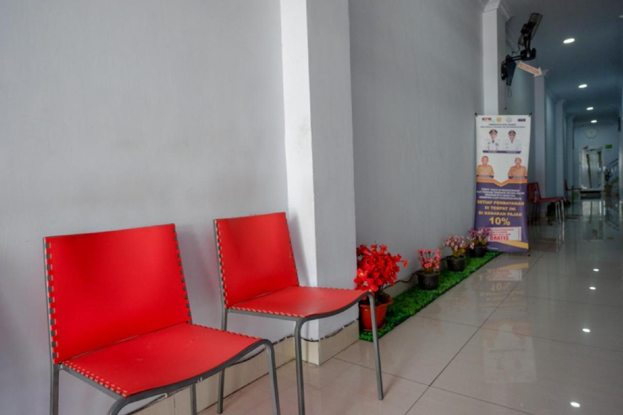 Reddoorz @ Hotel Bravo Pantai Kamali Bau Bau Baubau Exterior photo