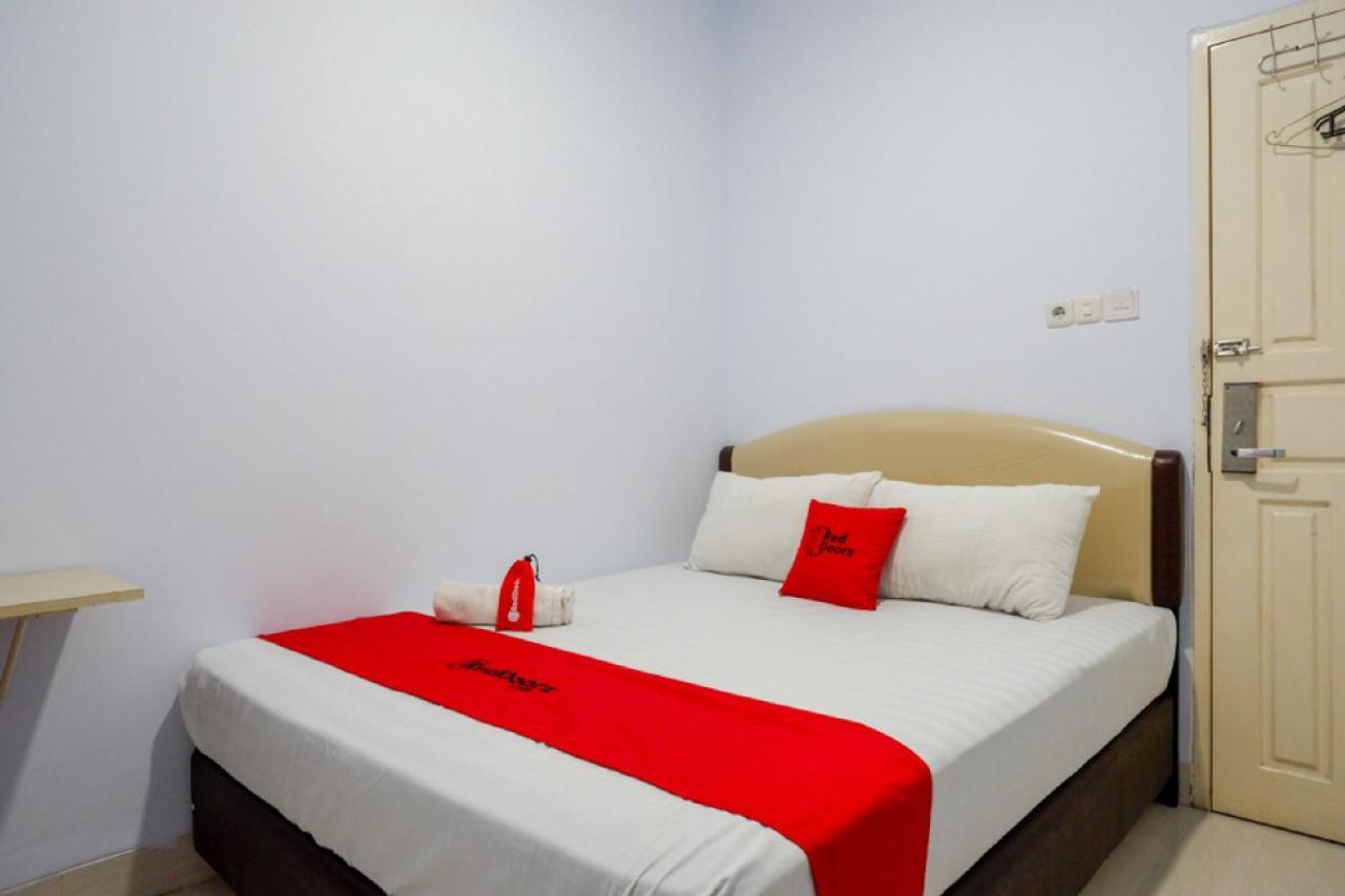 Reddoorz @ Hotel Bravo Pantai Kamali Bau Bau Baubau Exterior photo