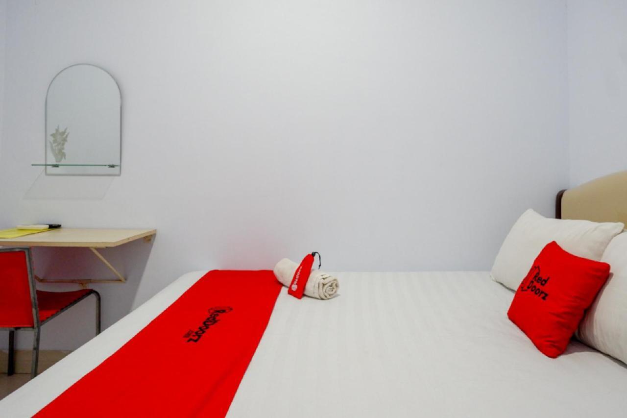 Reddoorz @ Hotel Bravo Pantai Kamali Bau Bau Baubau Exterior photo